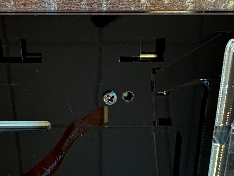 Close-up of mounting plate and screw position on the display back
