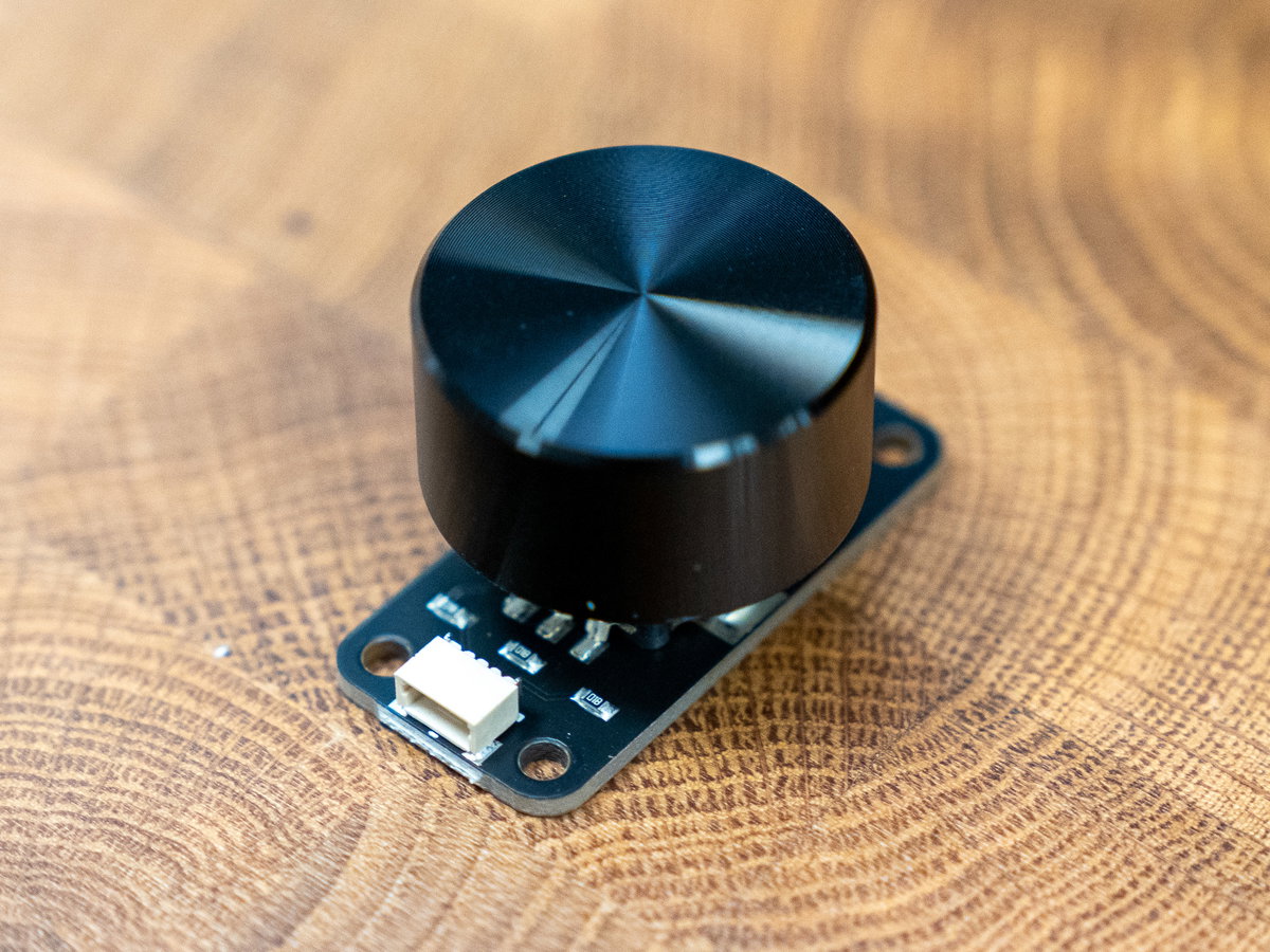 Volume knob fitted to the shaft of the Encoder board