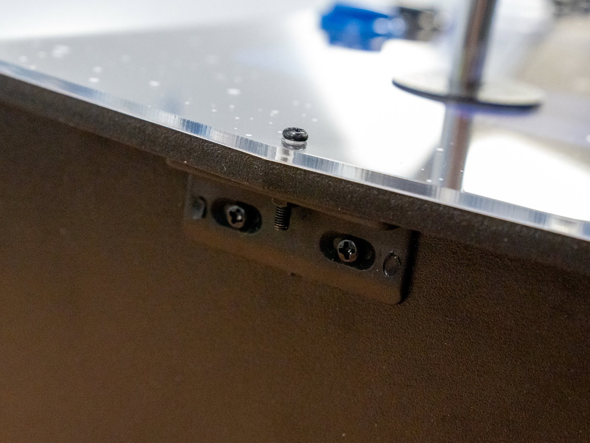 Console assembly secured with long M3 screws