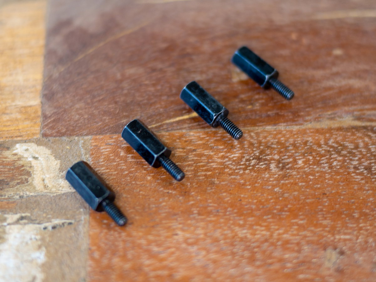 The shorter standoffs