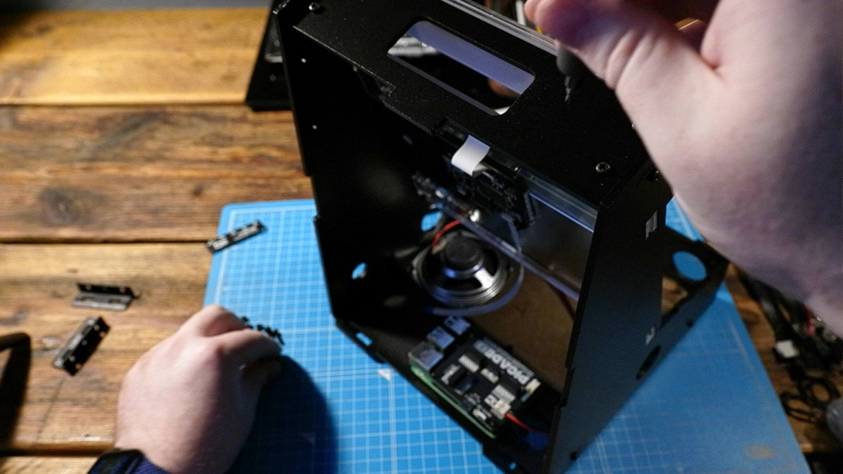 Attaching top panel C