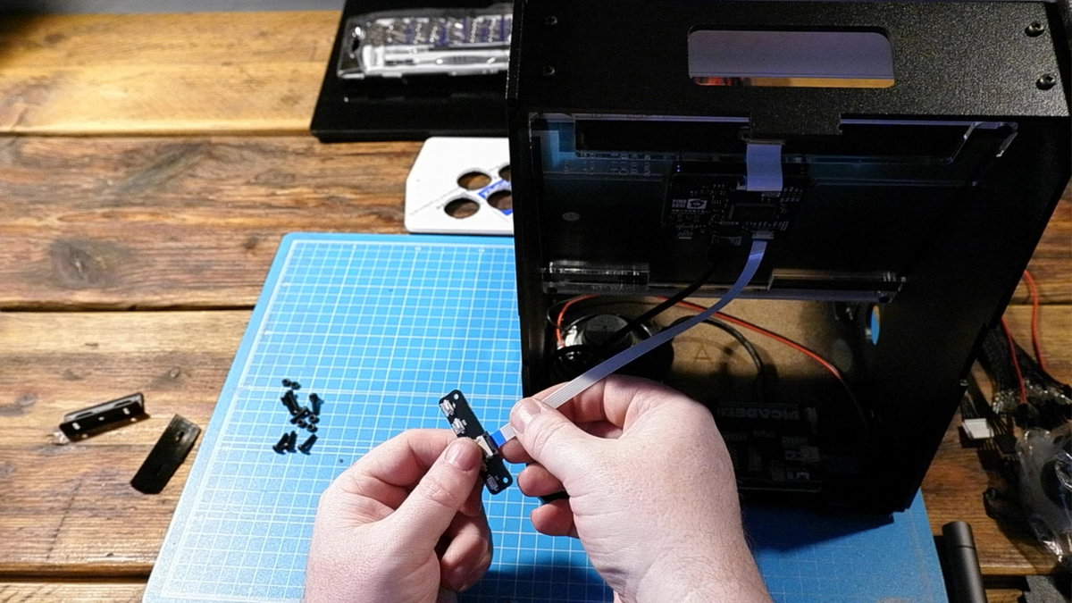 Connecting the keypad to the screen driver board
