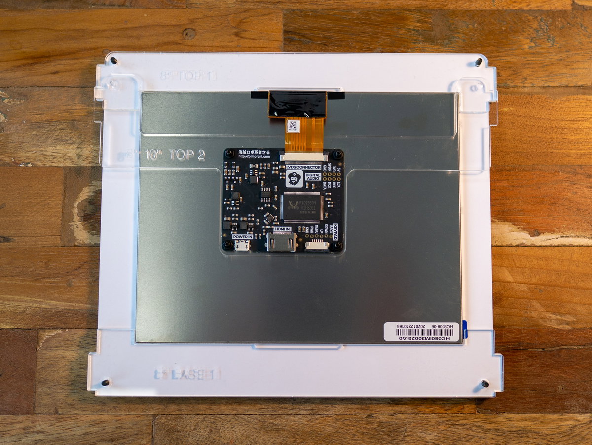 Screen ribbon cable connected to the display driver board