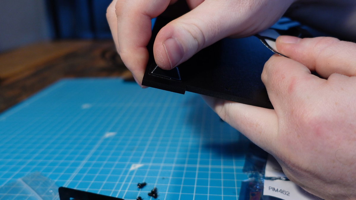 Picade base with rubber feet positioned near the corners