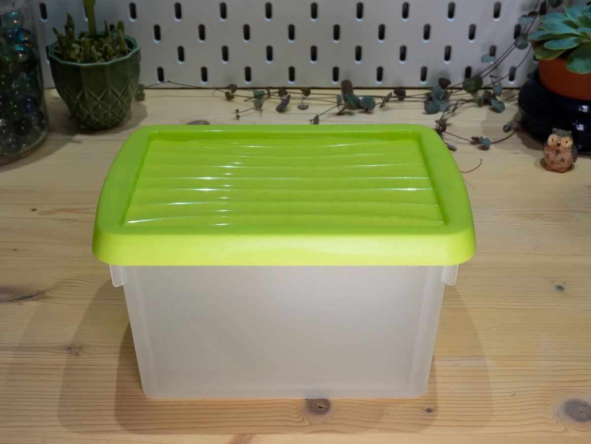 The plastic box we're using as a water reservoir