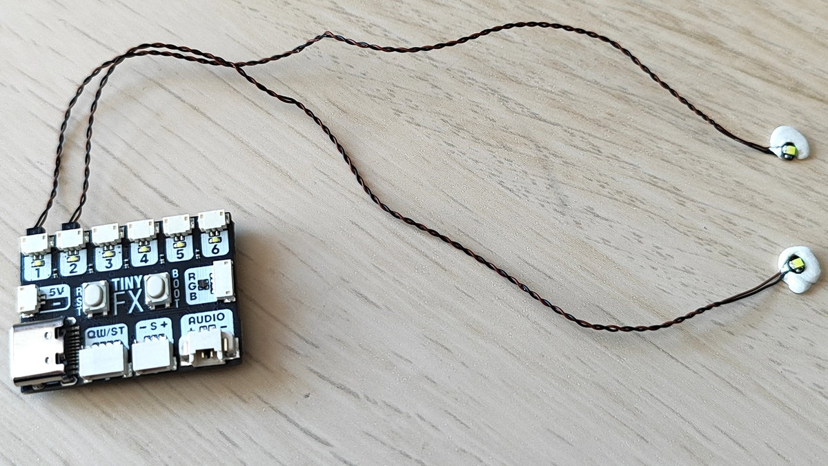 LED Dots connected to Tiny FX output ports one and two