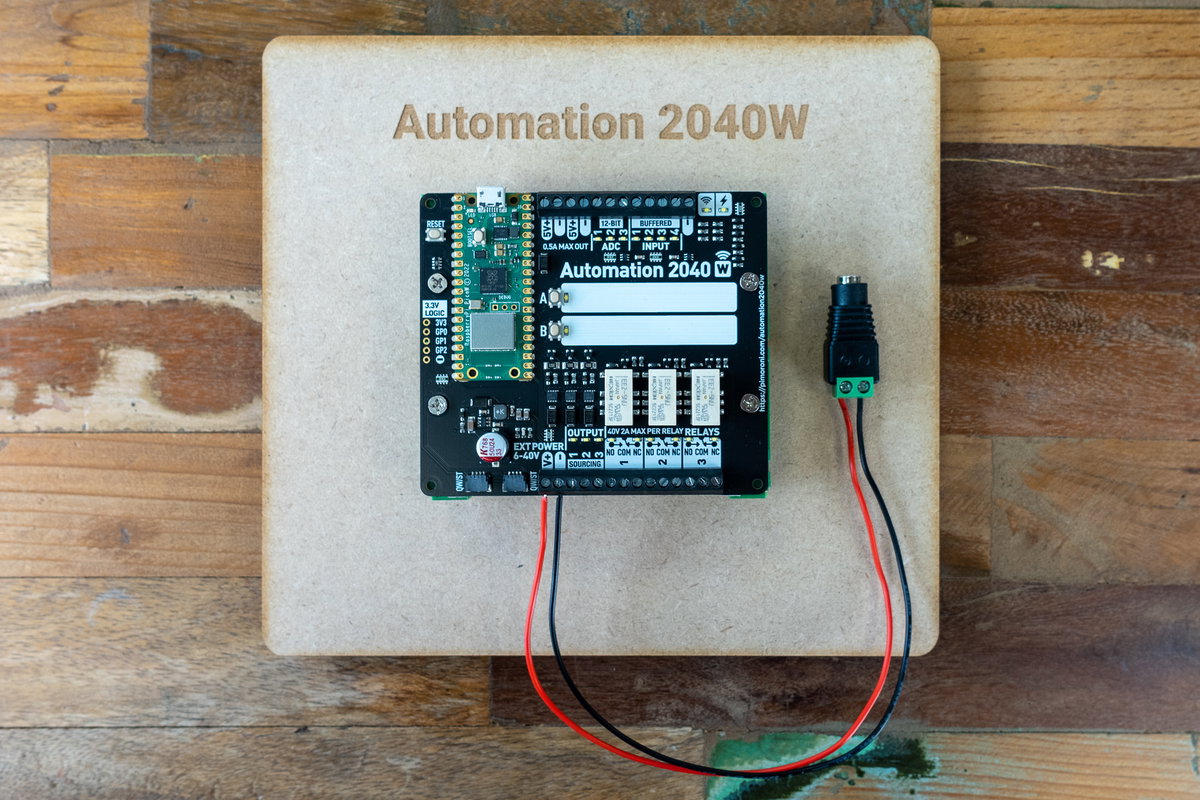 Connecting the barrel jack to screw terminal adaptor to Automation 2040 W