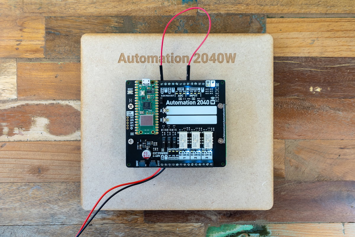 Connecting 5V output to one of the inputs