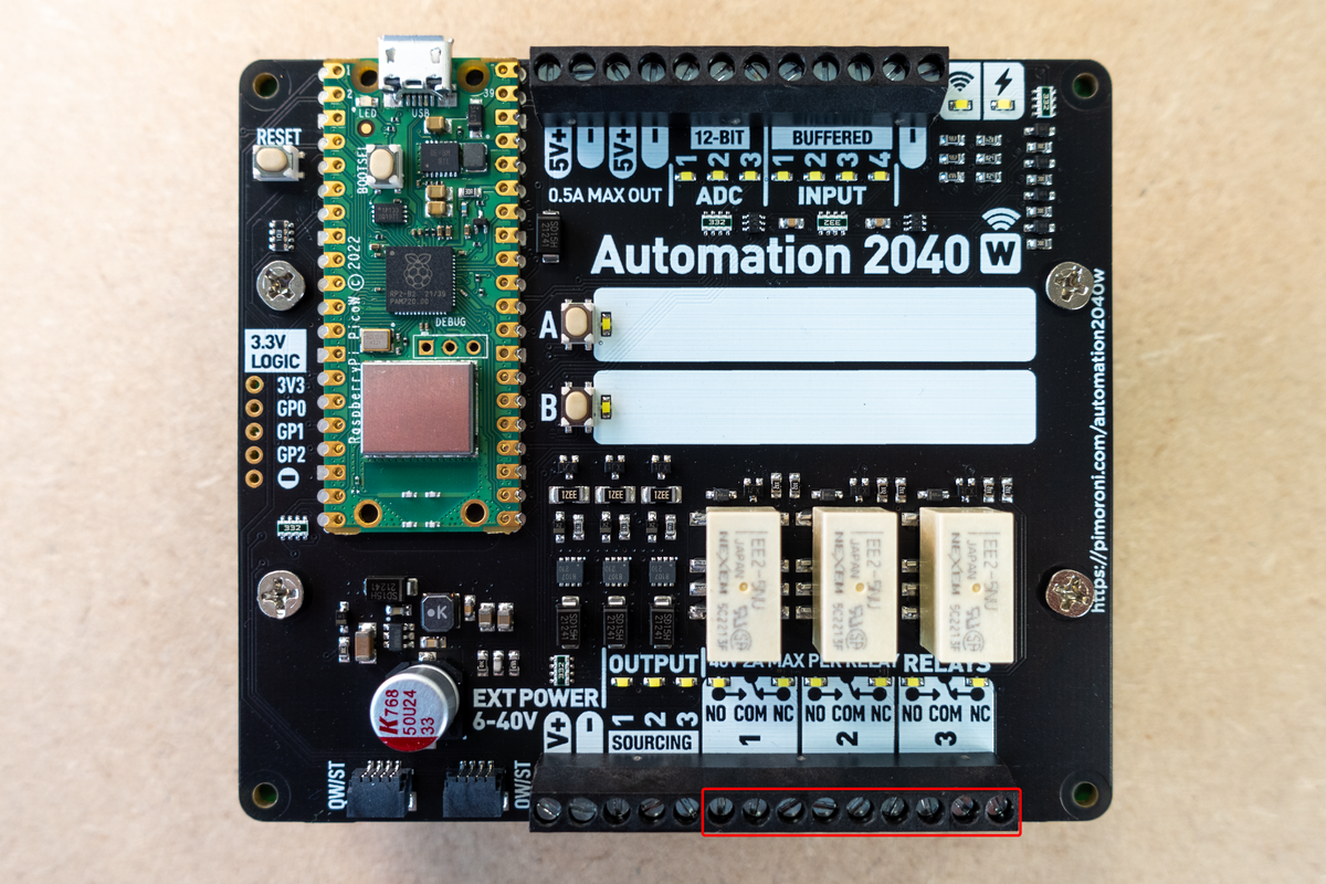 Automation 2040 W with the relay outputs highlighted