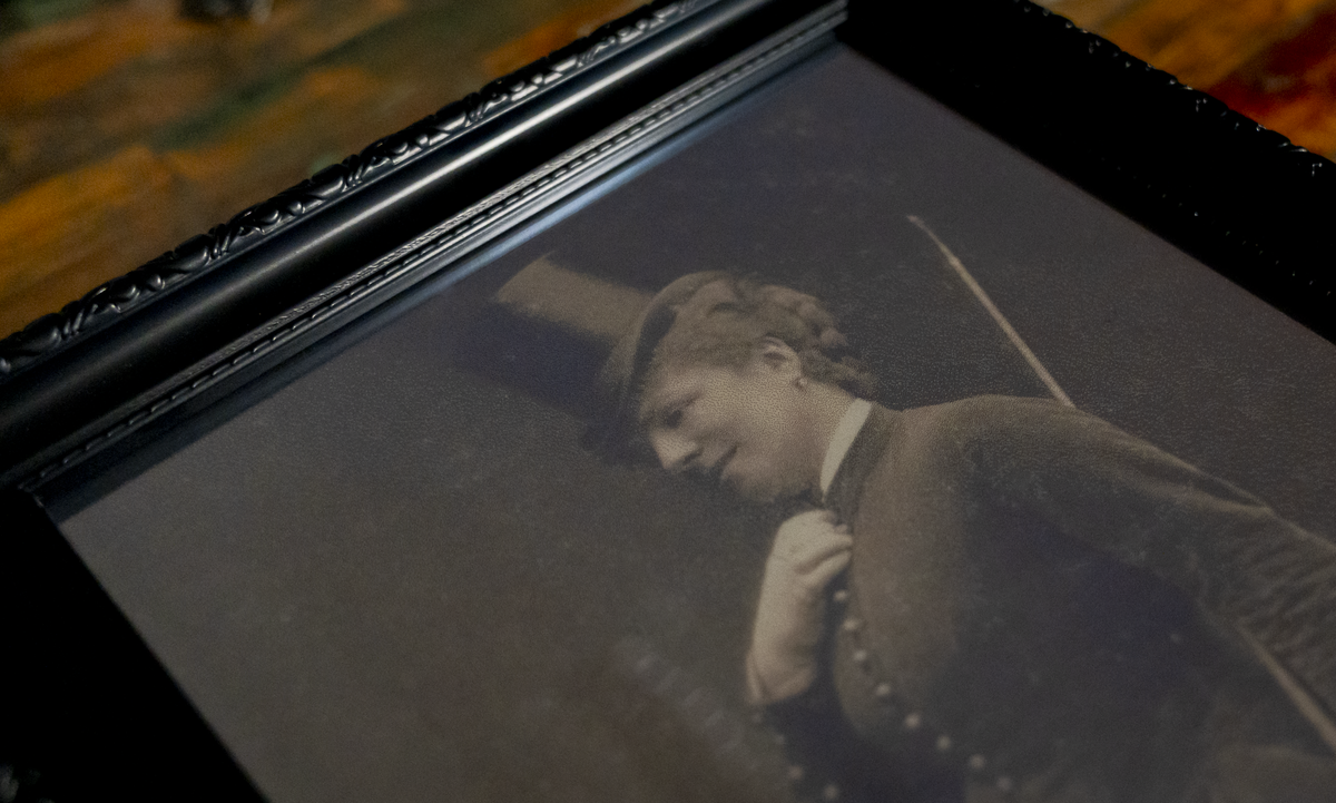 Close up of the pool cue lady, displayed on Inky Impression